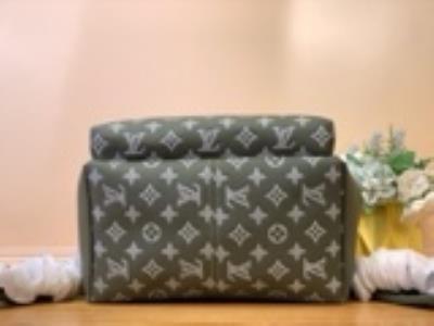 wholesale quality louis vuitton discovery backpack army green m12463